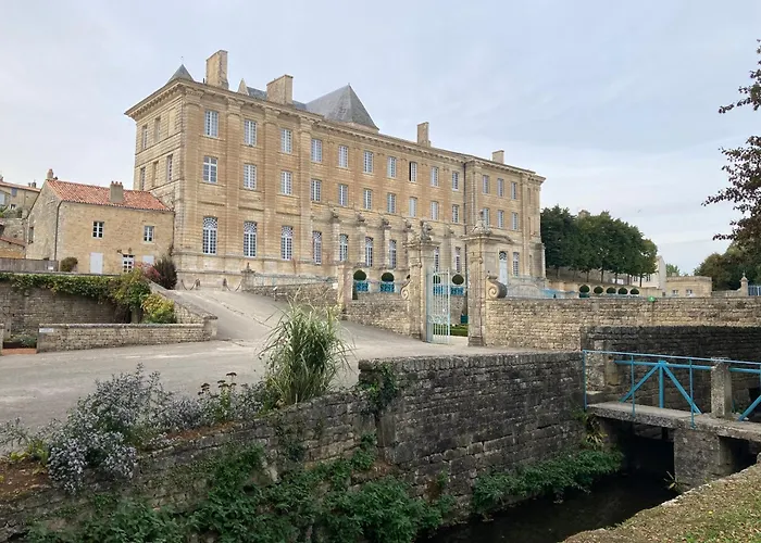 La Maison De Leon