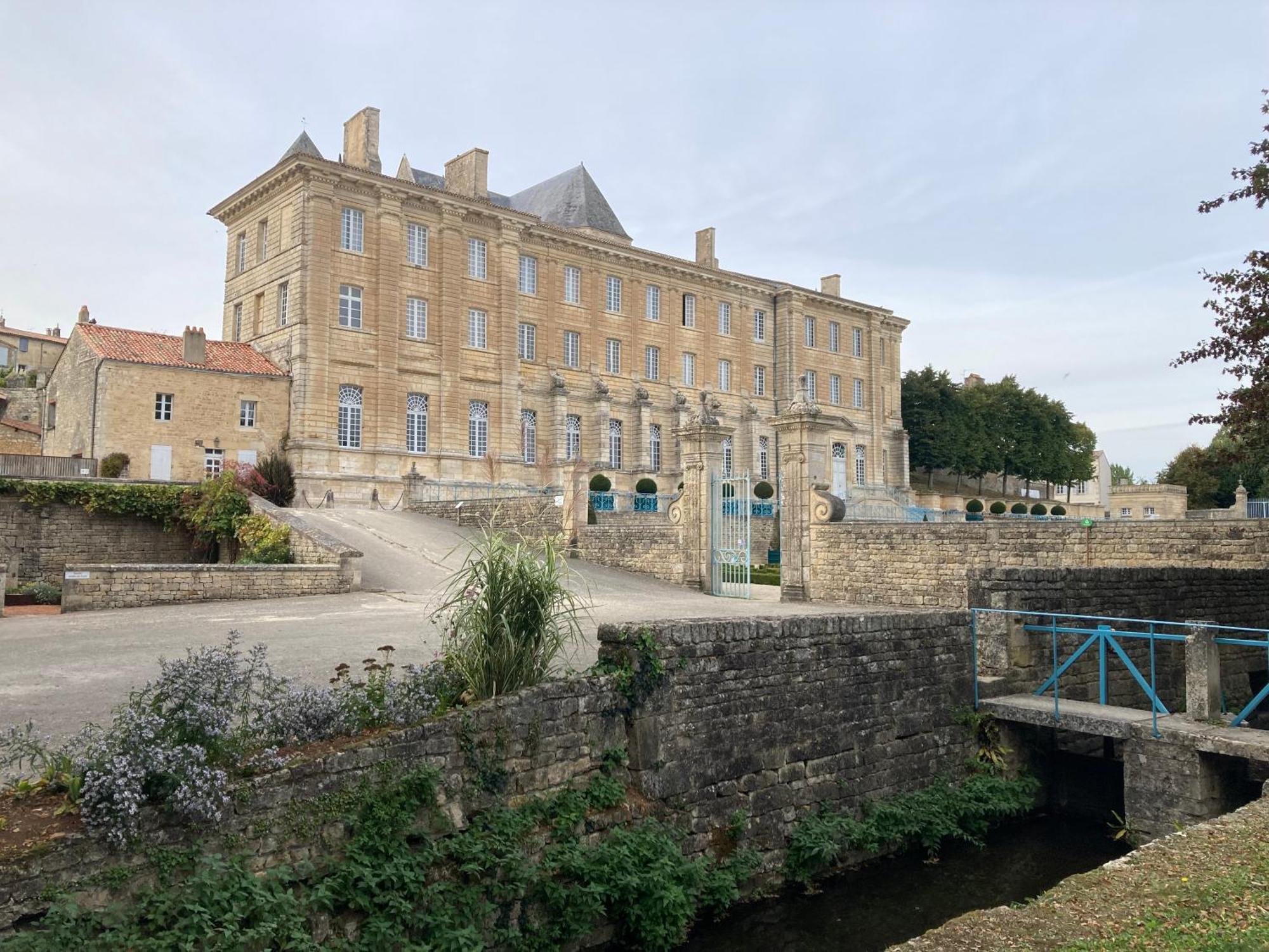 La Maison De Leon Appartement Celles-sur-Belle